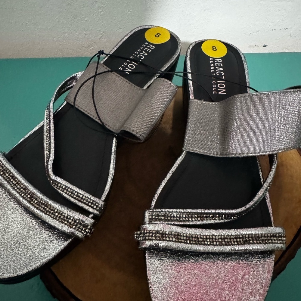 Kenneth‎ Cole Reaction Women's Silver Sandals - Picture 3 of 4